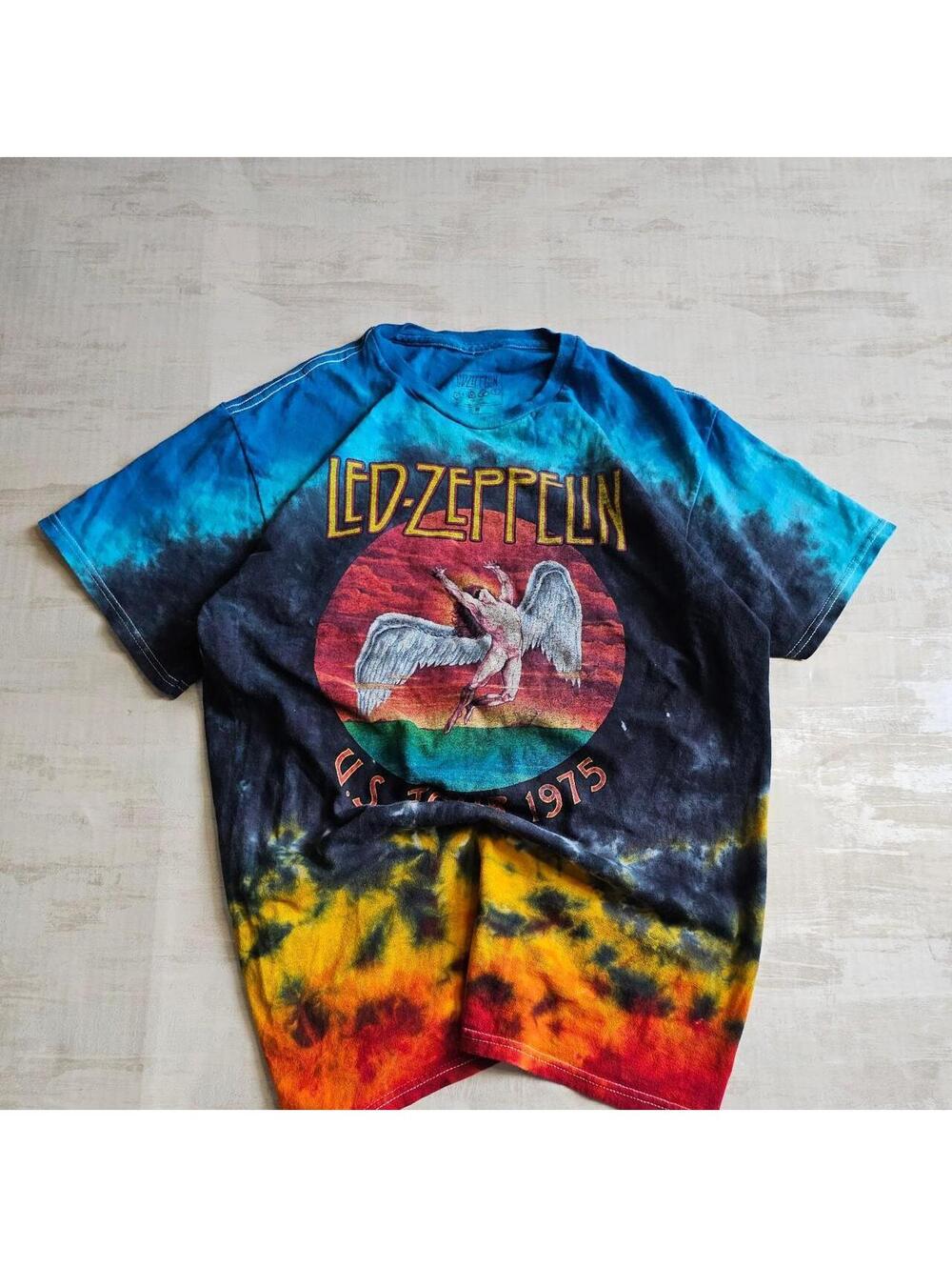 Title: vintage tye dye rock band graphics t shirt